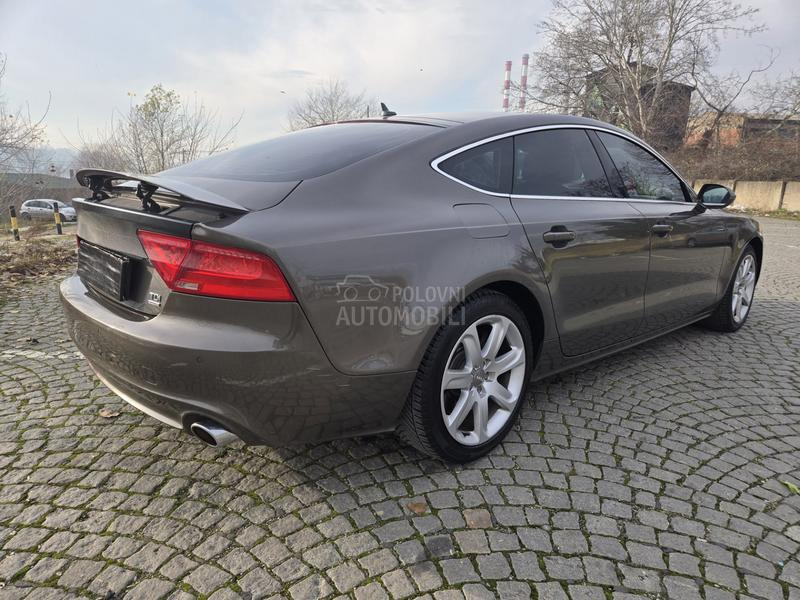 Audi A7 quattro