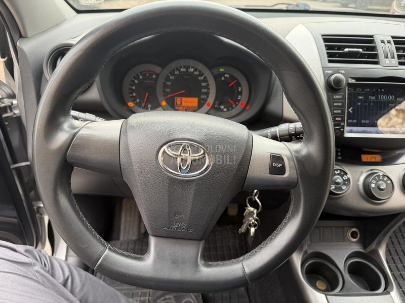 Toyota RAV 4 2.0 Valvematic