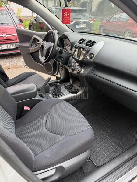 Toyota RAV 4 2.0 Valvematic