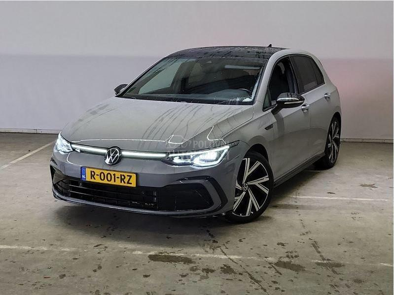 Volkswagen Golf 8 1.5 eTSI R-LINE PAN