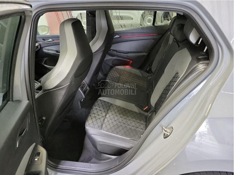 Volkswagen Golf 8 1.5 eTSI R-LINE PAN