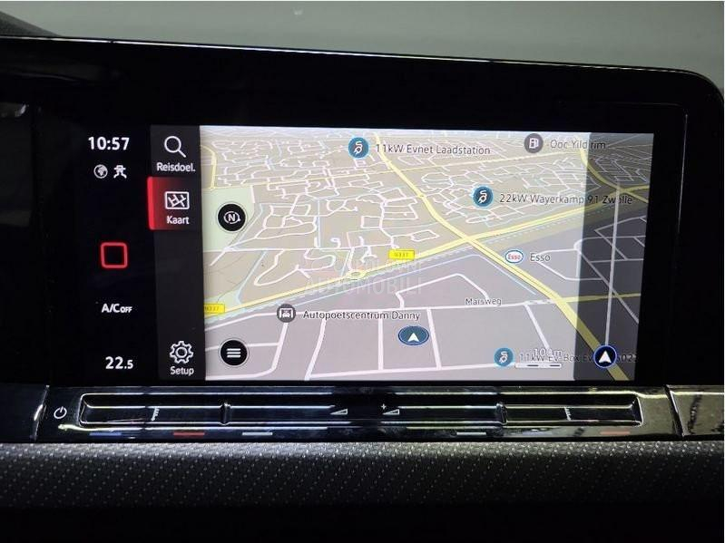 Volkswagen Golf 8 1.5 eTSI R-LINE PAN