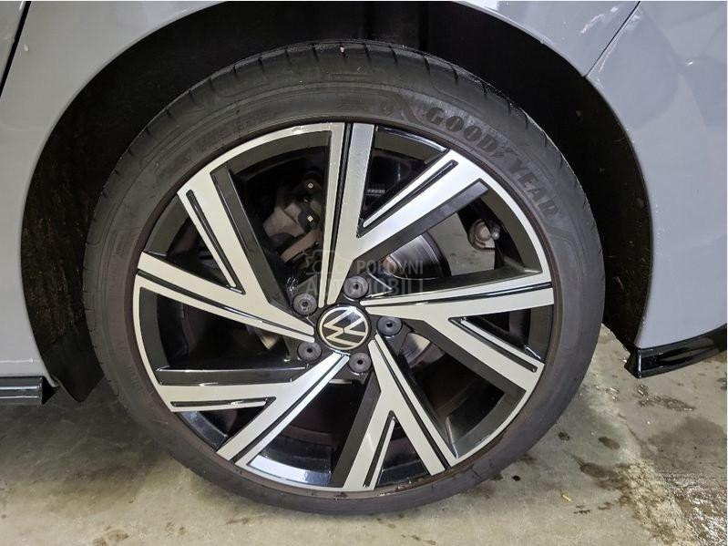 Volkswagen Golf 8 1.5 eTSI R-LINE PAN