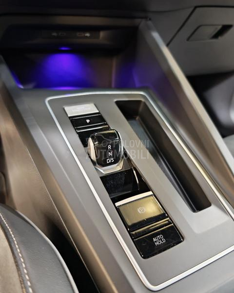 Volkswagen Golf 8 R LINE 2.0 TDI