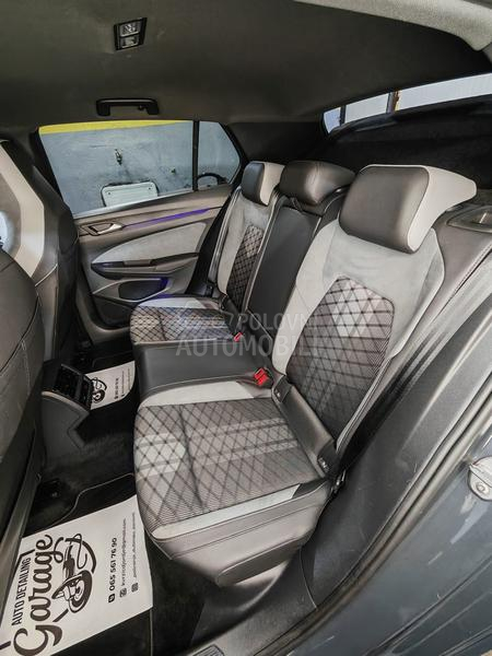 Volkswagen Golf 8 R LINE 2.0 TDI