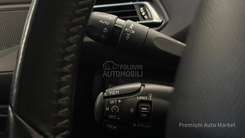 Peugeot 308 //1.6 HDI/PANO/KAM