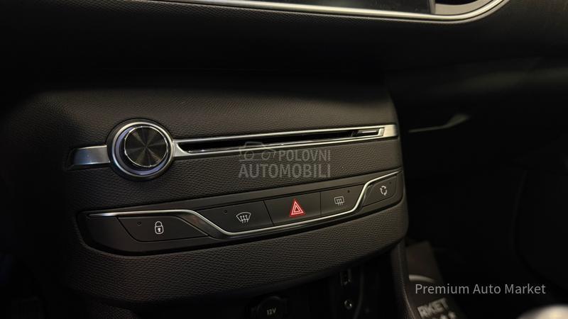 Peugeot 308 //1.6 HDI/PANO/KAM