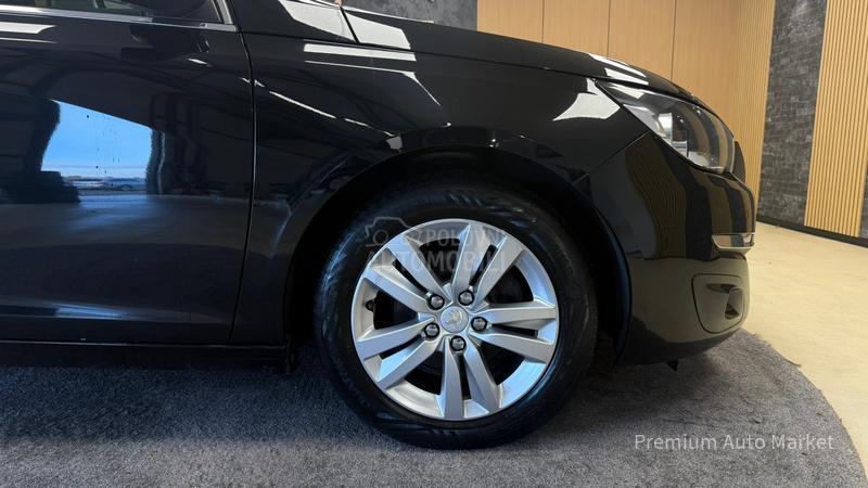 Peugeot 308 //1.6 HDI/PANO/KAM