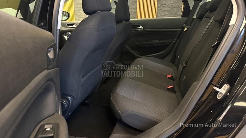 Peugeot 308 //1.6 HDI/PANO/KAM