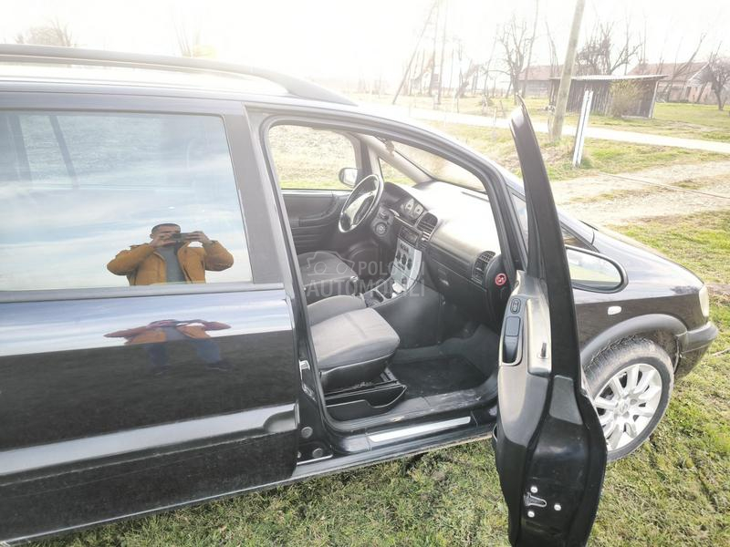 Opel Zafira 