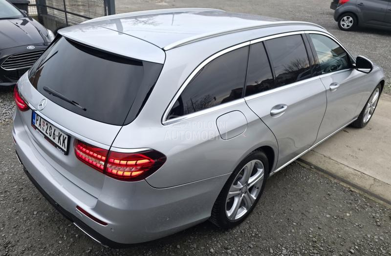 Mercedes Benz E 220 2.0 A.U.T.O.M.A.T.I