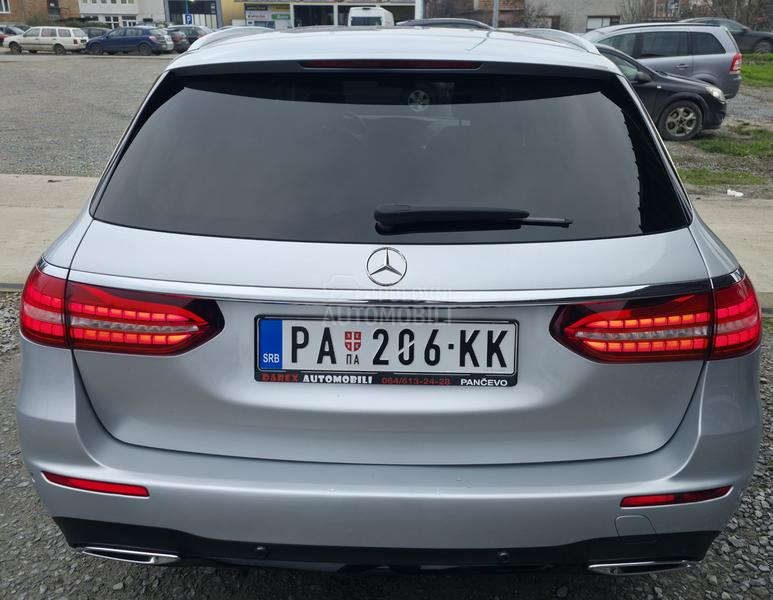 Mercedes Benz E 220 2.0 A.U.T.O.M.A.T.I