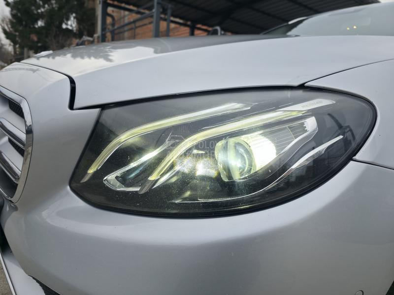 Mercedes Benz E 220 2.0 A.U.T.O.M.A.T.I