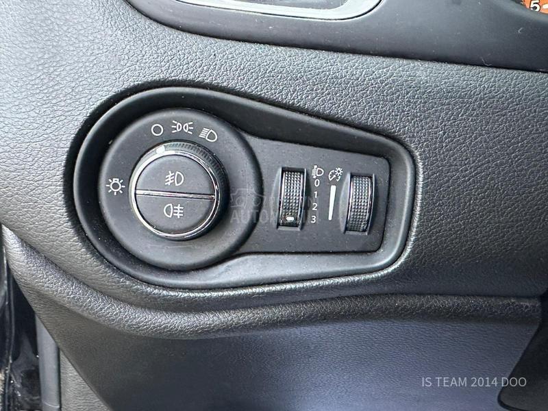 Jeep Renegade 1.6CRD LONGITUDE N0V