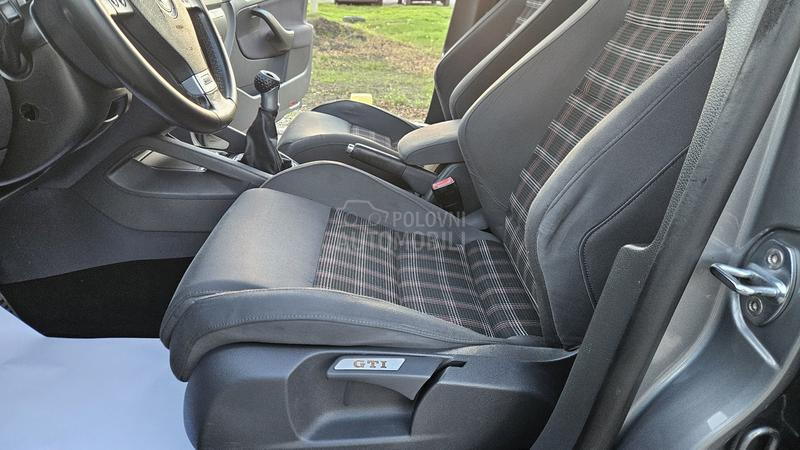 Volkswagen Golf 5 2.0 FSI G.T.I