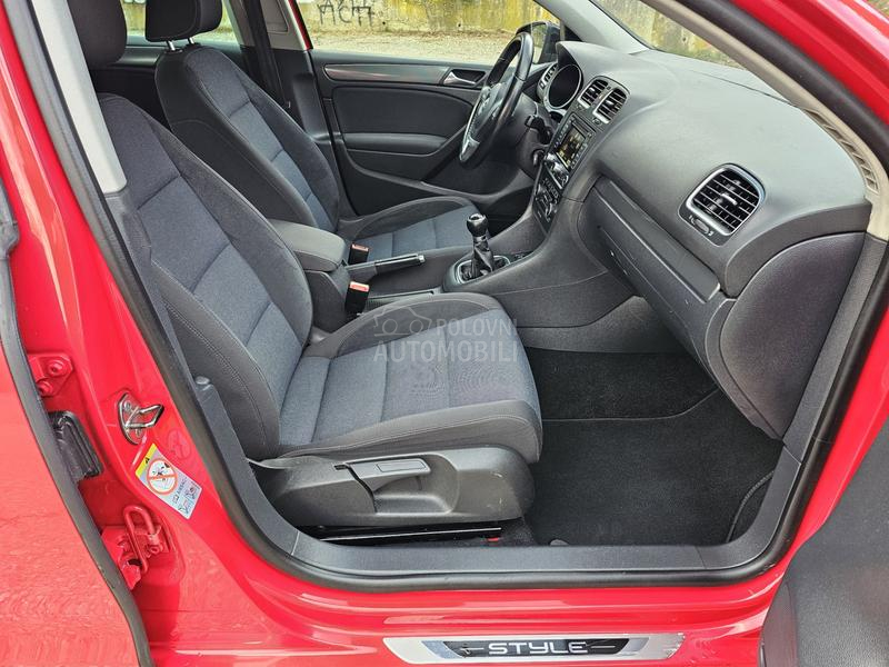 Volkswagen Golf 6 1.6TDI/STYLE/N O V