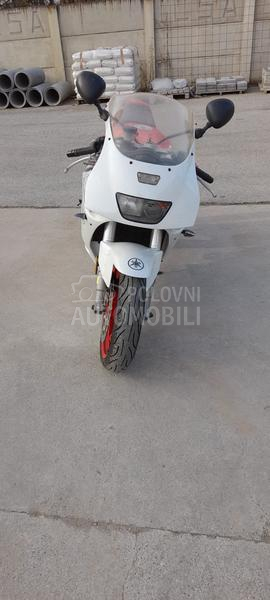 Yamaha FZR1000