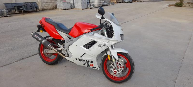Yamaha FZR1000