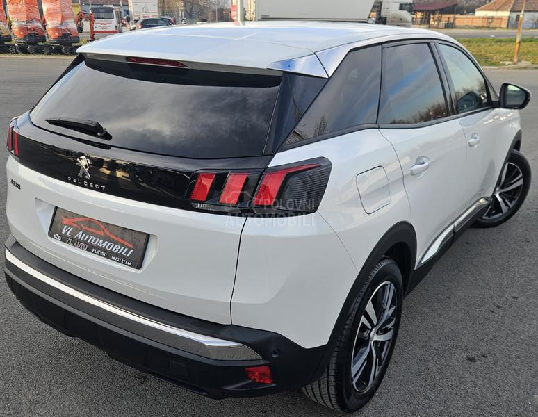 Peugeot 3008 1.5HDI ALLURE