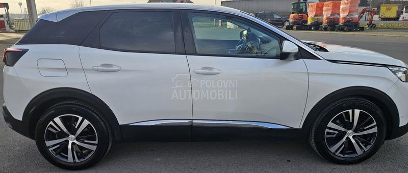 Peugeot 3008 1.5HDI ALLURE