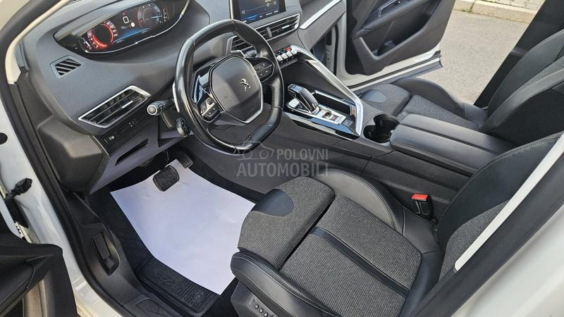 Peugeot 3008 1.5HDI ALLURE