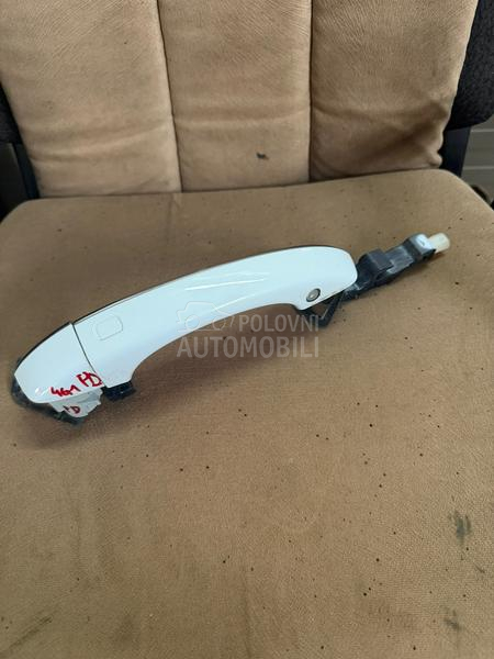 Prednja desna kvaka spoljna