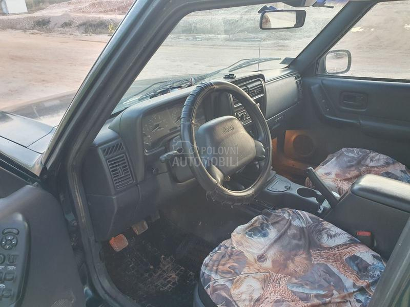 Jeep Cherokee 