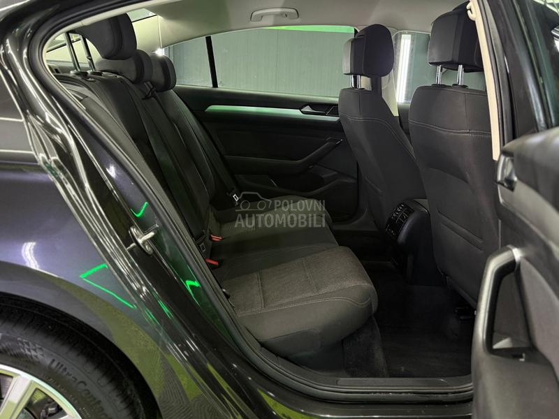 Volkswagen Passat B8 1.6TDI DSG COMFORT