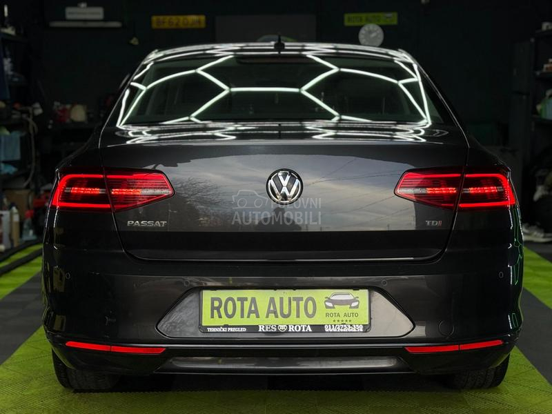 Volkswagen Passat B8 1.6TDI DSG COMFORT