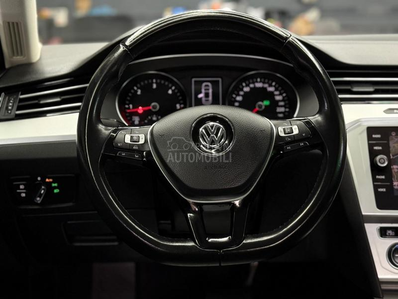 Volkswagen Passat B8 1.6TDI DSG COMFORT