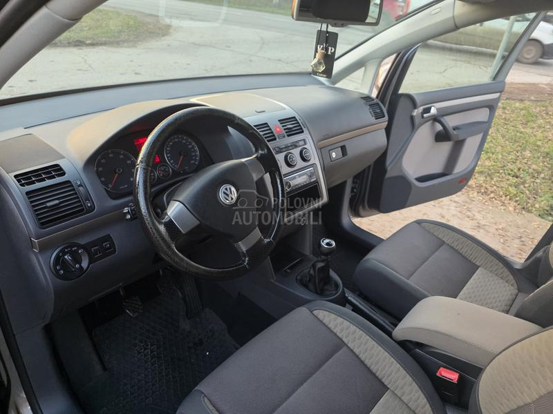 Volkswagen Touran CROSS.SWIS.