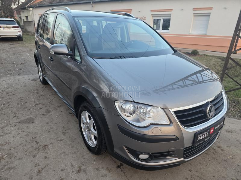 Volkswagen Touran CROSS.SWIS.