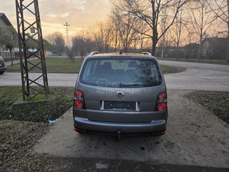 Volkswagen Touran CROSS.SWIS.