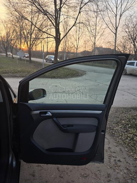 Volkswagen Touran CROSS.SWIS.