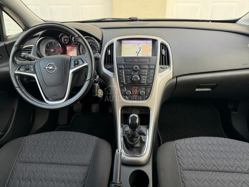 Opel Astra J N.O.V COSMO 1.7CDTI