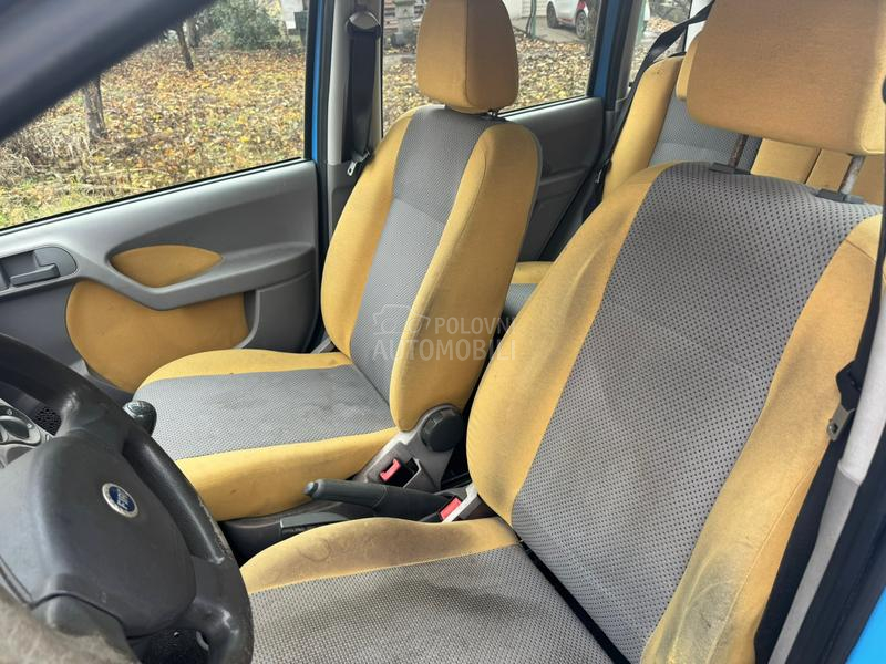 Fiat Panda 4x4 climbing