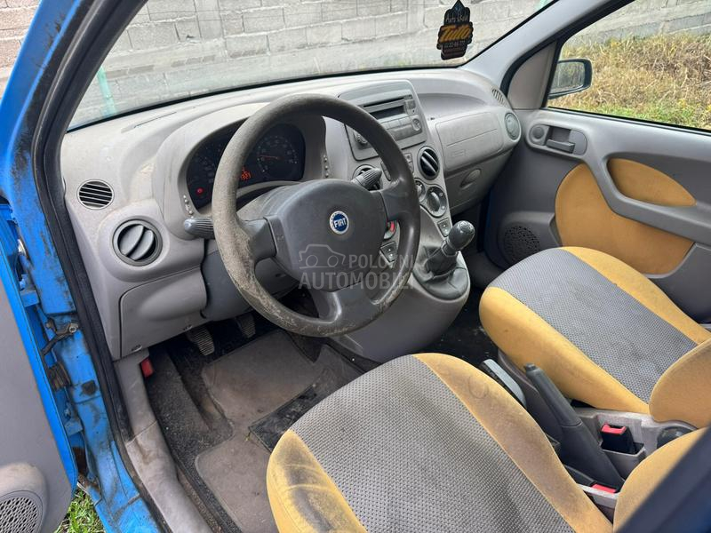 Fiat Panda 4x4 climbing