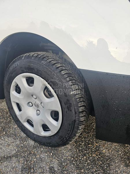 Peugeot Partner 3 SEDIŠTA/MAXI N1