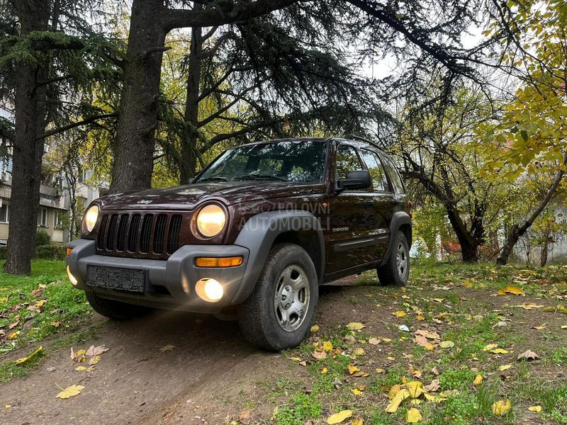 Jeep Liberty 2.4 sport 4x4