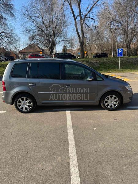 Volkswagen Touran 2.0 TDI DSG Highline