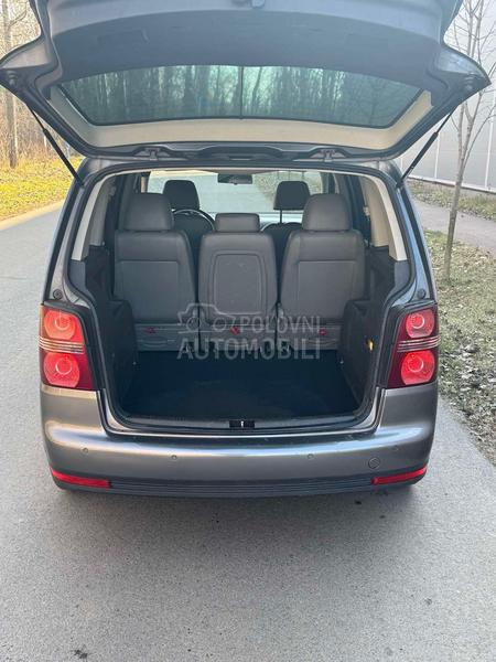 Volkswagen Touran 2.0 TDI DSG Highline