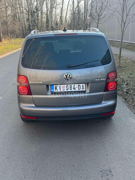 Volkswagen Touran 2.0 TDI DSG Highline