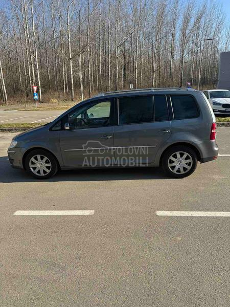 Volkswagen Touran 2.0 TDI DSG Highline