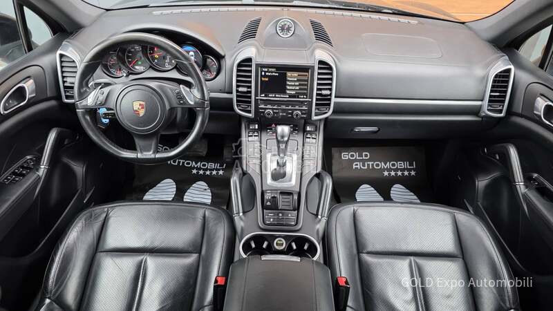 Porsche Cayenne 3.0 TD TIPTRONIC FUL