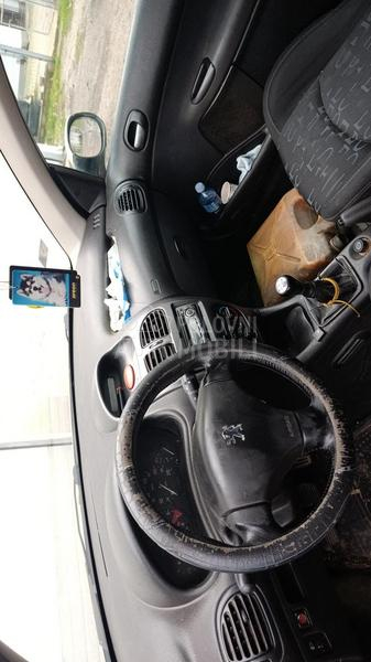 Peugeot 206 1.4 b