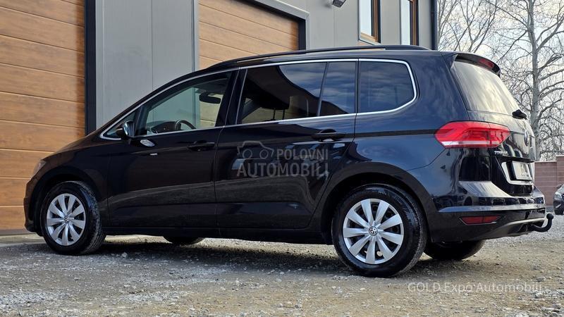 Volkswagen Touran 1.6 HIGHLINE 7SED