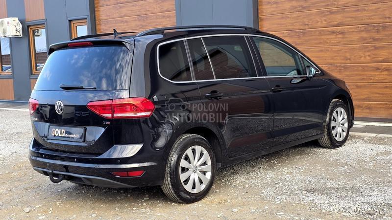 Volkswagen Touran 1.6 HIGHLINE 7SED