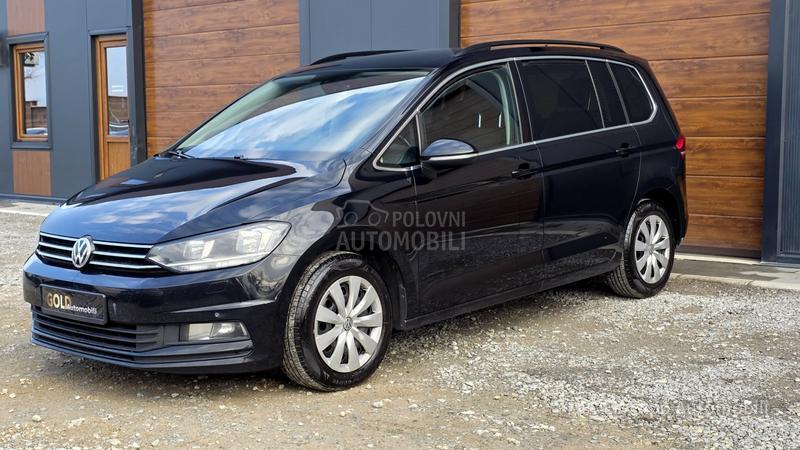 Volkswagen Touran 1.6 HIGHLINE 7SED