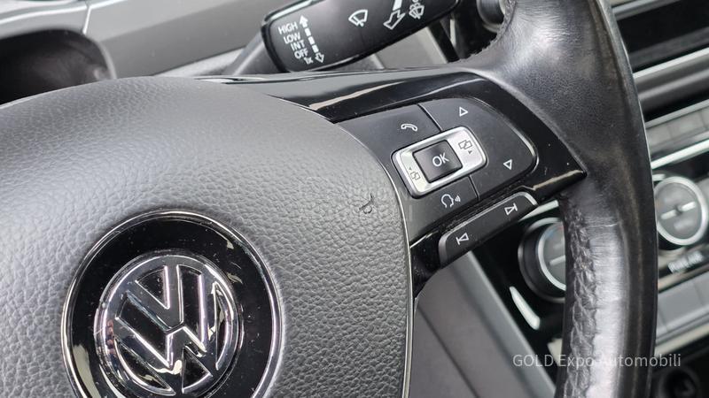 Volkswagen Touran 1.6 HIGHLINE 7SED