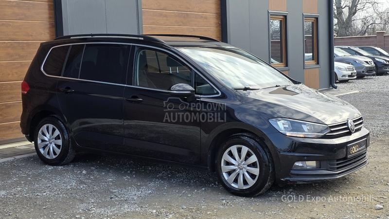 Volkswagen Touran 1.6 HIGHLINE 7SED